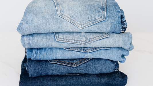 Hur ofta ska man tvätta jeans? Så håller dem längre